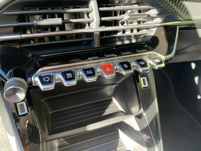 Peugeot 208 Zadbany z oryginalnym niskim przebiegiem !!!