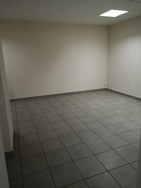 Budynek biurowo magazynowy