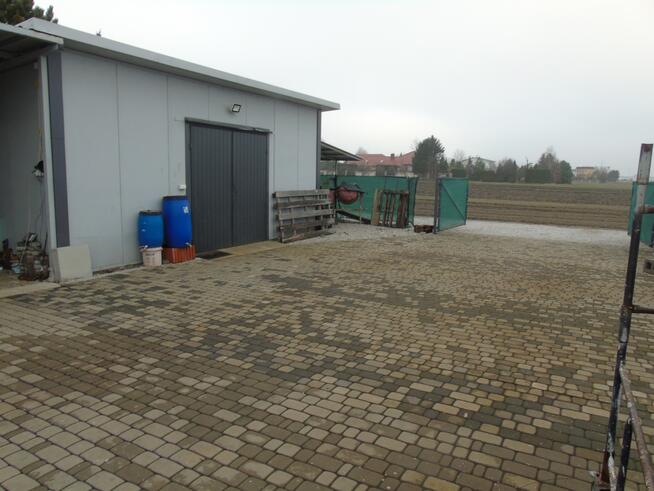 Dom Jednorodzinny , zaplecze ogrodnicze pow 4980m2