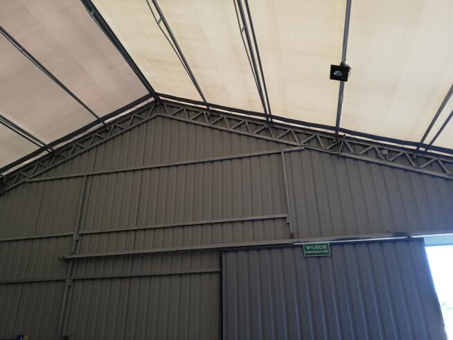 Budynek biurowy z halą magazynową