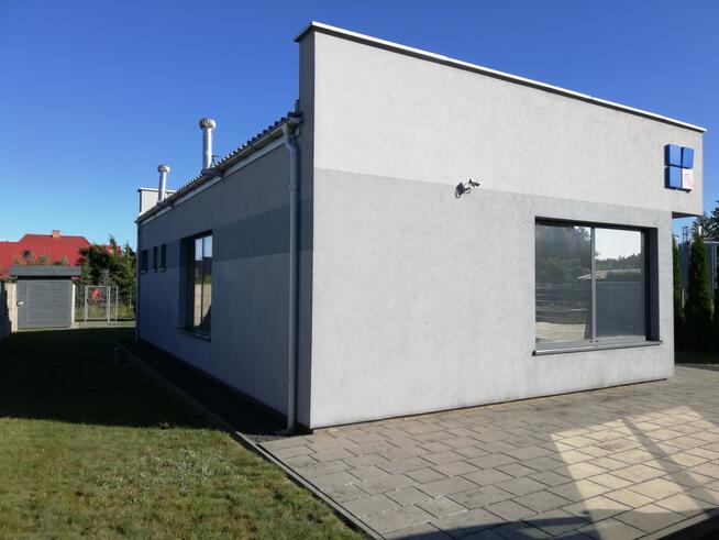 Budynek biurowy z halą magazynową