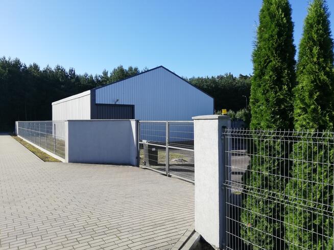 Budynek biurowy z halą magazynową