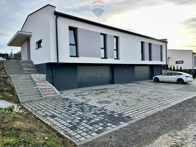 Nowy dom w Starym Bielsku | Garaż dwustanowiskowy