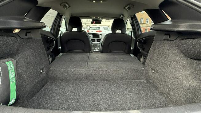 Volvo V40 2.0 Benzyna Zarejestrowany Ubezpieczony