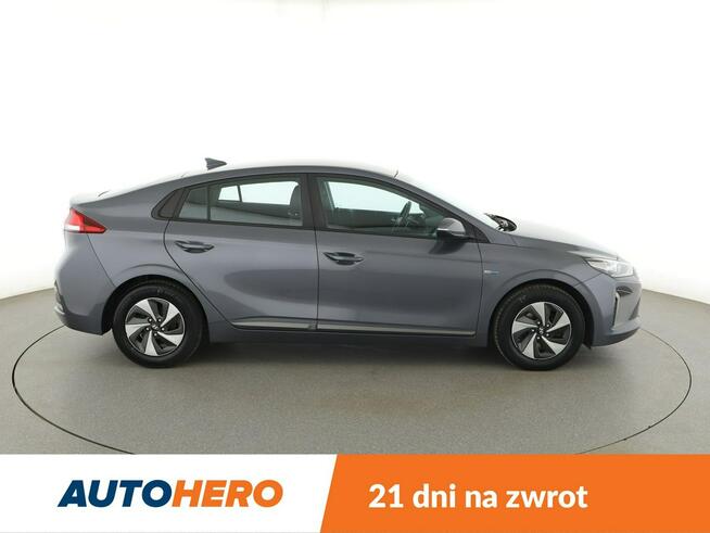 Hyundai IONIQ hybryda kamera ACC klima-auto