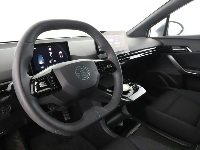 MG 4 EV klima-auto ACC czujniki parkowania LED