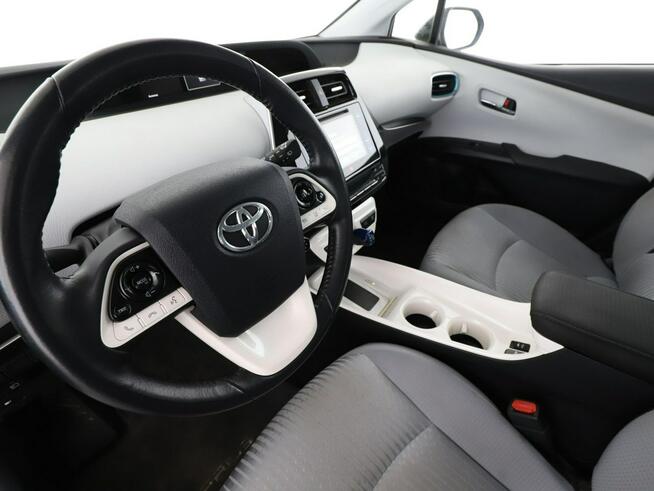 Toyota Prius Lounge navi kamera BiLED JBL ACC