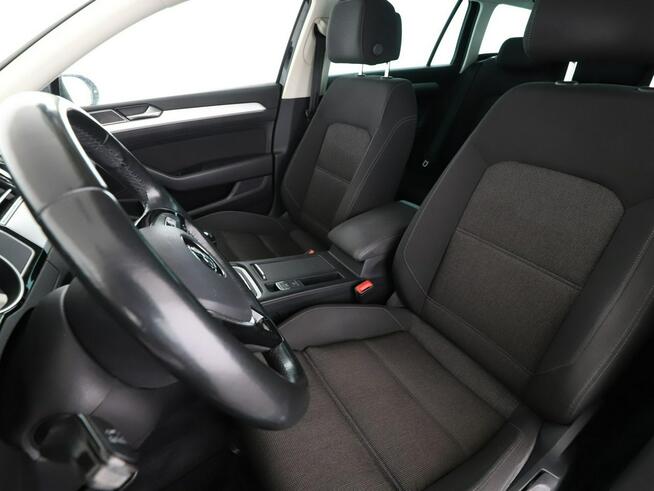 Volkswagen Passat klima auto navi grzane fotele czujniki parkowania