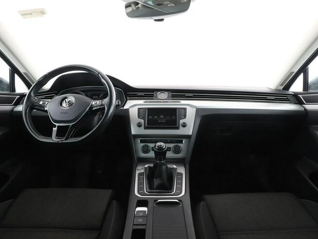 Volkswagen Passat klima auto navi grzane fotele czujniki parkowania