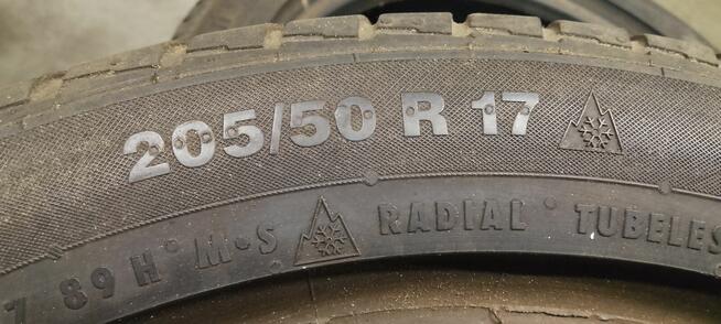 Opony zimowe Continental 205/50/17