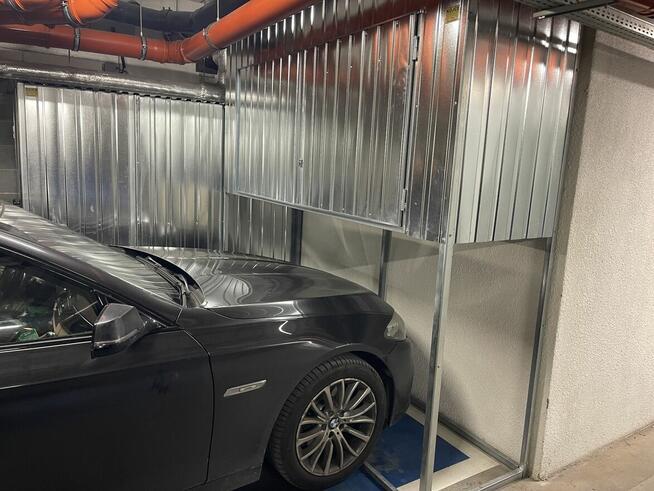 Zabudowa Miejsca Parkingowego Boks Garaż Komórka lokatorska