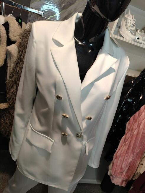 Wyprzedaż! Elegancki garnitur damski