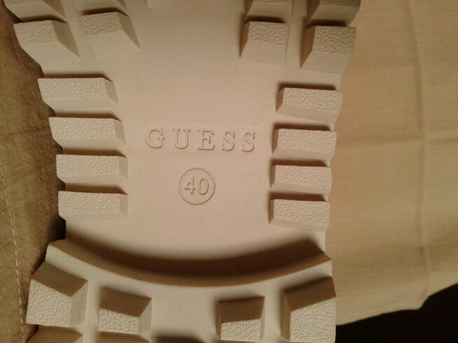 Buty damskie sztyblety Guess Oakess rozm. 40 beżowe