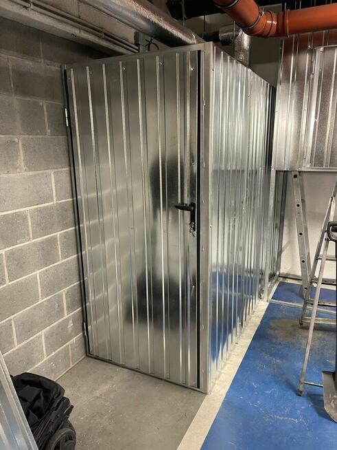 Zabudowa Miejsca Parkingowego Boks Garaż Komórka lokatorska