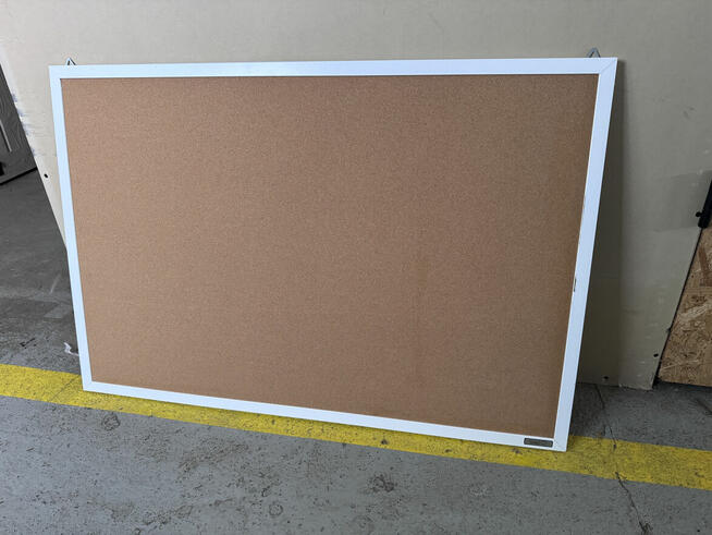 Syndyk sprzeda meble biurowe IKEA