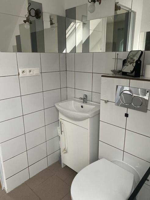 Pokój z łazienką dla osoby niepalącej , bez nałogów innych..