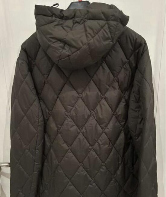 Męska kurtka z kapturrm lekko ocieplana marki Massimo Dutti