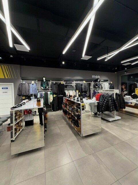 Meble do sklepu odzieżowego, obuwniczego. STAN BARDZO DOBRY!