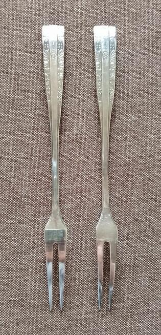 2 platerowane widelce do wędlin firmy HEFRA wzór wschodni.