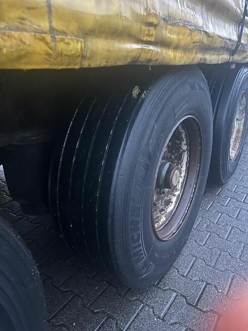 Syndyk sprzeda naczepę Krone SD