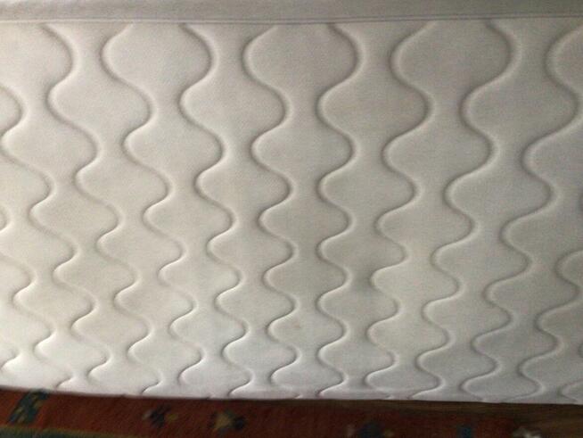 Oddam lozko z materacem