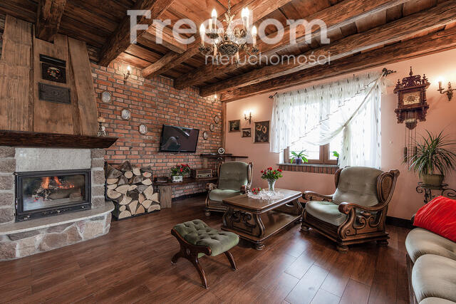 Dom Elbląg/Bielnik II, nad Nogatem Cegła, mur pruski, wiele elementów drewnianych i kamień