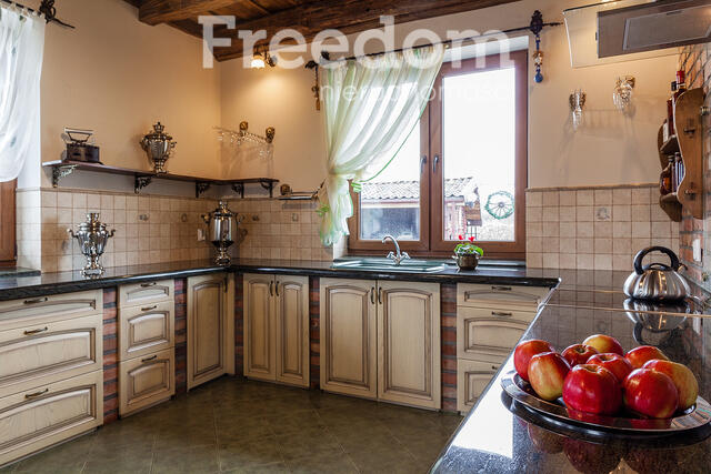 Dom Elbląg/Bielnik II, nad Nogatem Cegła, mur pruski, wiele elementów drewnianych i kamień