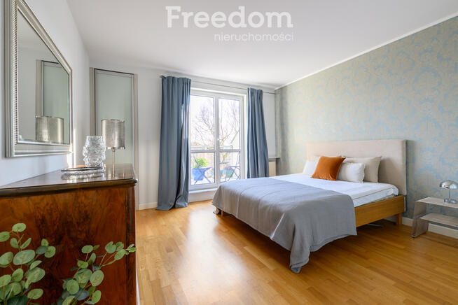 Dwustronne mieszkanie z widokiem na rzekę