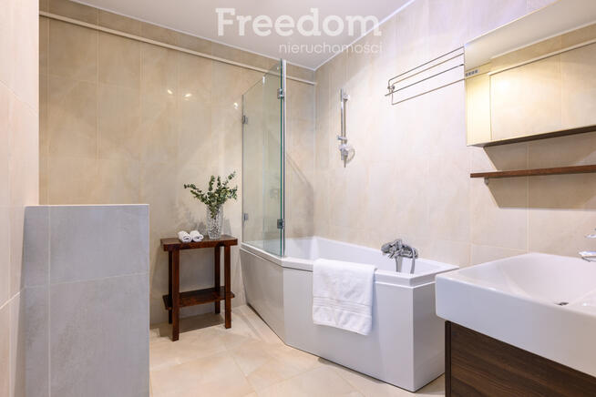 Dwustronne mieszkanie z widokiem na rzekę