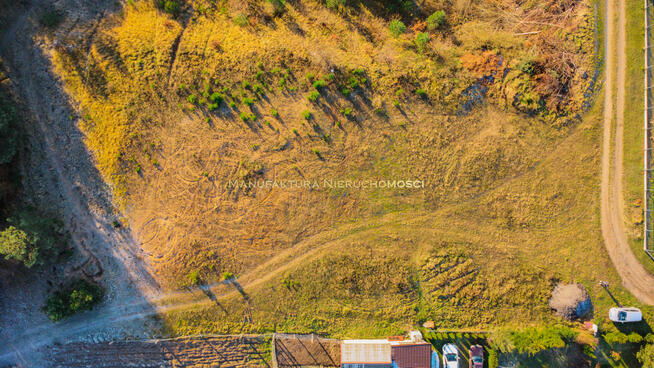 Wyjątkowa działka budowlana. Las i jezioro.