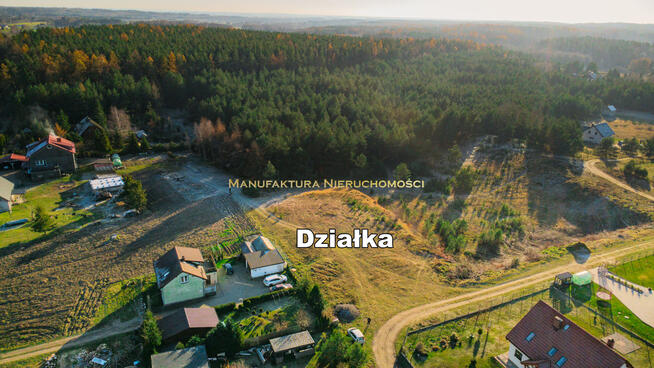 Wyjątkowa działka budowlana. Las i jezioro.