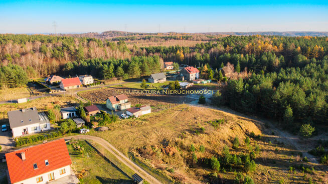 Wyjątkowa działka budowlana. Las i jezioro.