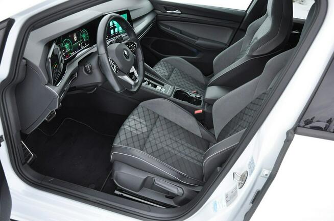 Volkswagen Golf 1.5 eTSI 150KM DSG R-line Kamera Ambiente MatrixLed 1wł SalonPL Gwar.