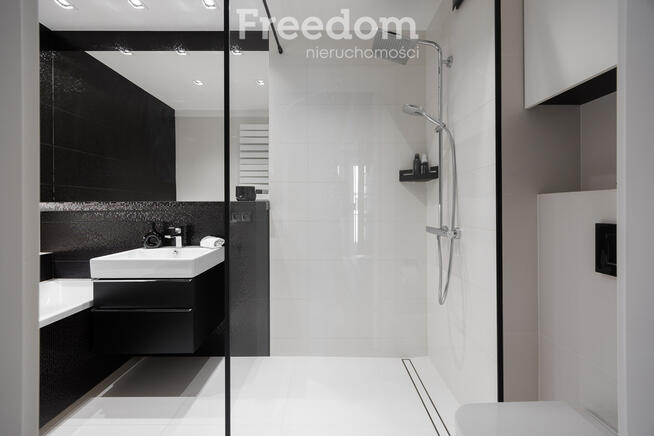 4 pokoje / 2 łazienki / pralnia / taras / loggia