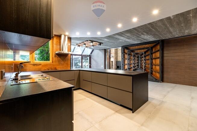 Wyjątkowa rezydencja w otoczeniu lasów Chojnowkich