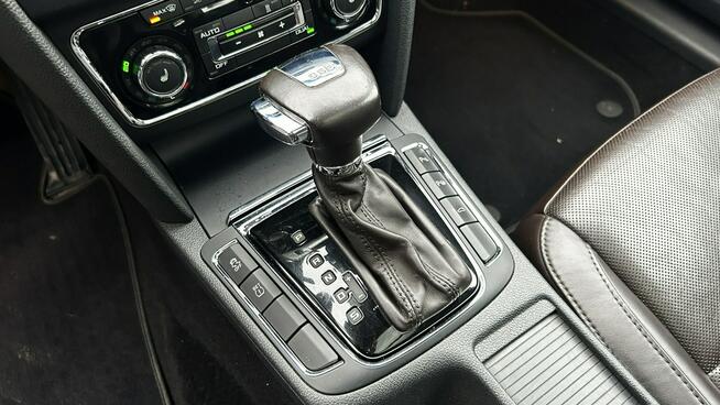 Škoda Superb Laurin&Klement/DSG/Wentyle/Panorama/El.fotele/Bixenon/4xgrzane fot