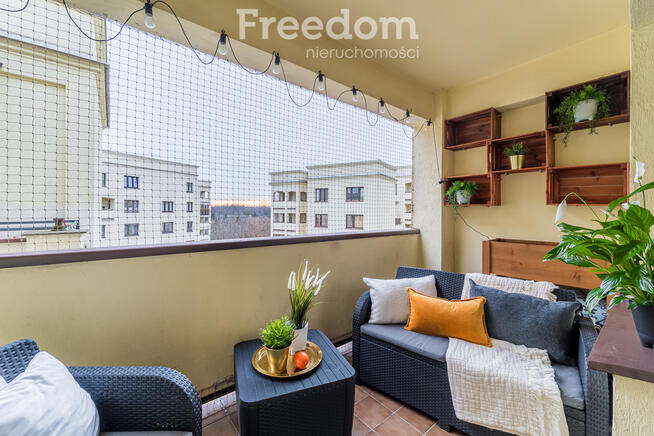 3 pokoje, 2 poziomy, Metro, balkon, parking.