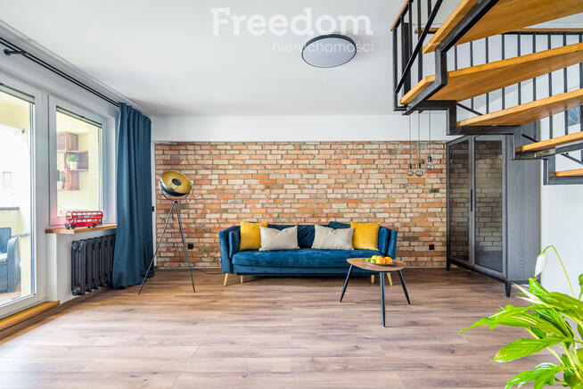 3 pokoje, 2 poziomy, Metro, balkon, parking.