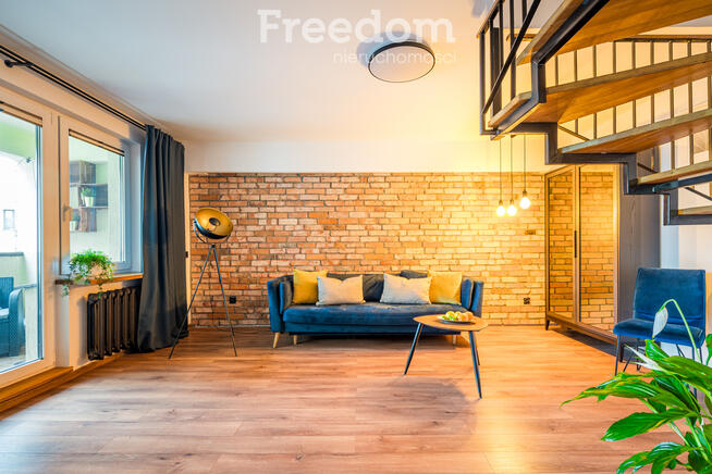 3 pokoje, 2 poziomy, Metro, balkon, parking.