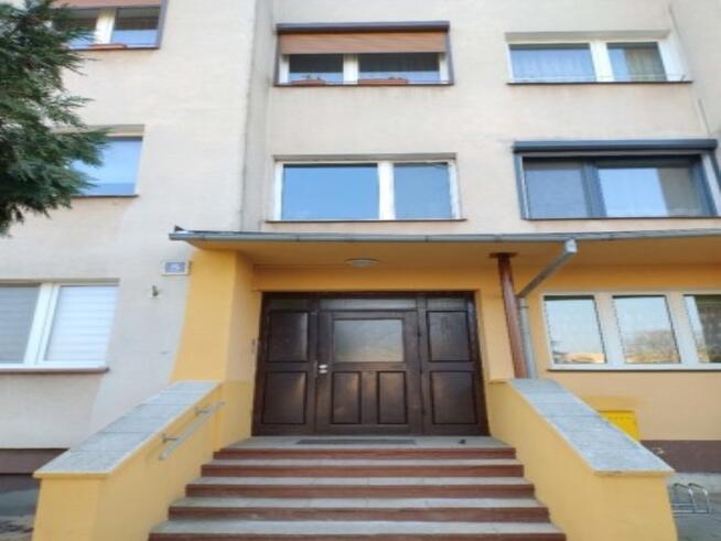 Syndyk sprzeda mieszkanie w Górze!