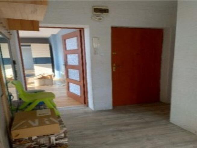 Syndyk sprzeda mieszkanie w Górze!