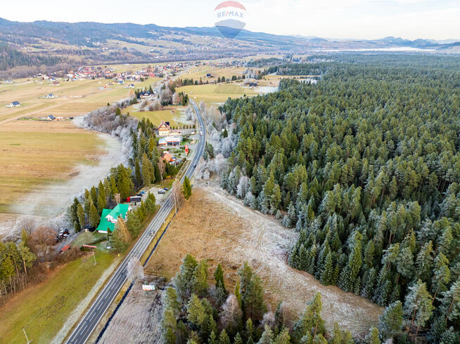 Działka przy głównej drodze w Harklowej