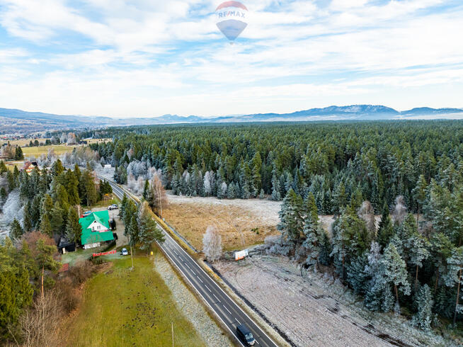 Działka przy głównej drodze w Harklowej