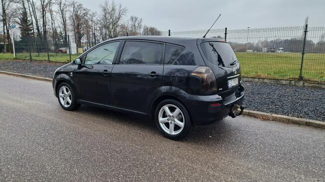 Toyota Corolla Verso 2.2 D-4D 7osobowy 2006r 211tys km Hak Klima Tempomat Navi Isofix