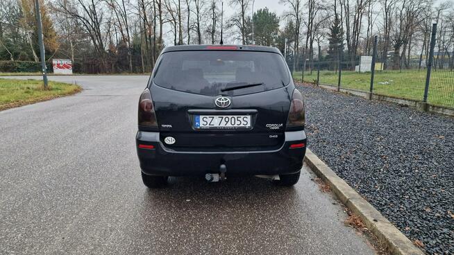 Toyota Corolla Verso 2.2 D-4D 7osobowy 2006r 211tys km Hak Klima Tempomat Navi Isofix