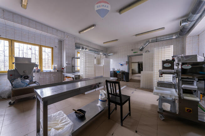 Budynek produkcyjny z zapleczem hotelowym