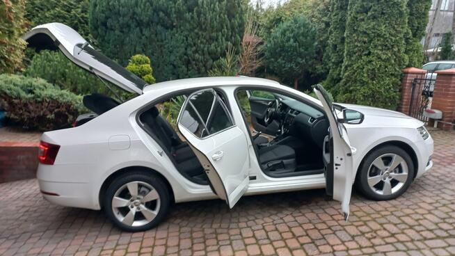 Škoda Octavia STYLE DSG Xenon Ledy Podgrzewane fotele SmartLink+ FV23% 37 Netto
