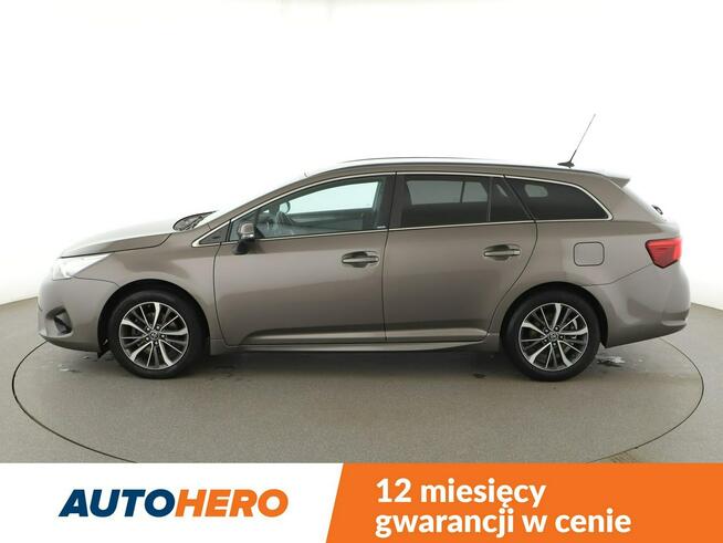 Toyota Avensis Edition-S automat navi grzane fotele kamera hak tempomat