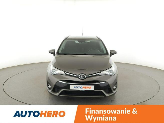 Toyota Avensis Edition-S automat navi grzane fotele kamera hak tempomat