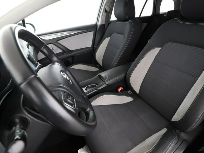 Toyota Avensis Edition-S automat navi grzane fotele kamera hak tempomat